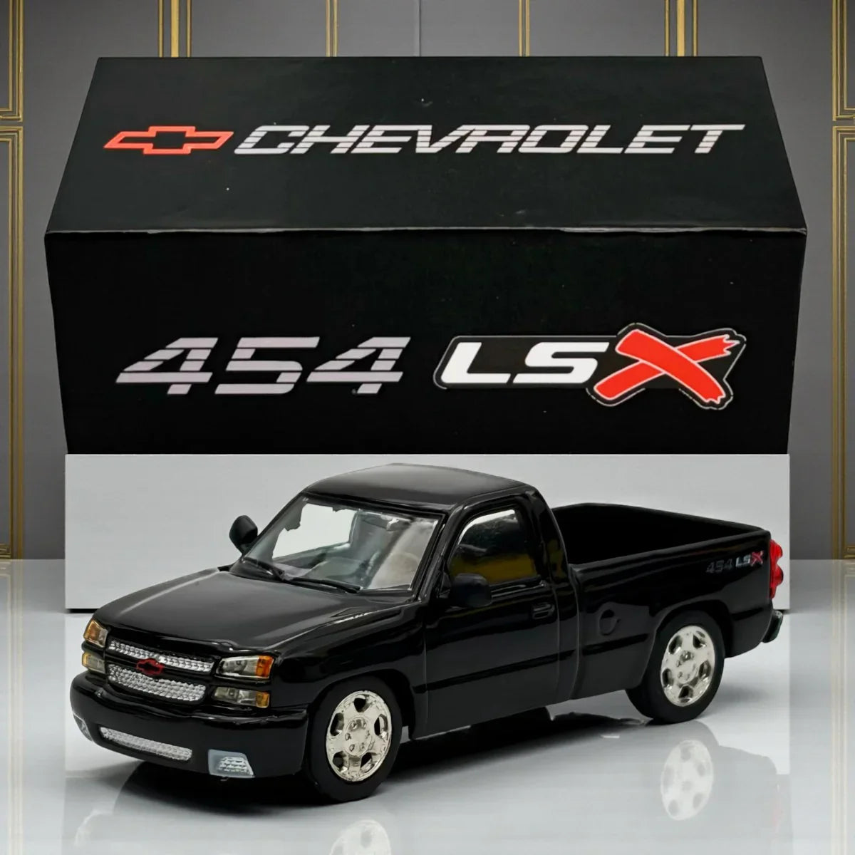 PARA64 1:64 (2006) Chevrolet Silverado Single Cab Victory Black- Diecast Car Model