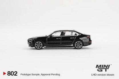Mini GT 1:64 BMW i7 xDrive60 Black Sapphire | Luxury Electric Sedan Diecast (Blister Pack)
