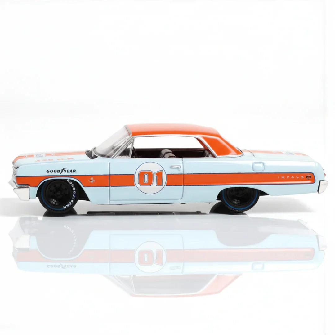 Greenlight Running on Empty – 1964 Chevrolet Impala SS (Gulf Livery, Series 13) 1:64 Scale Die-Cast Car
