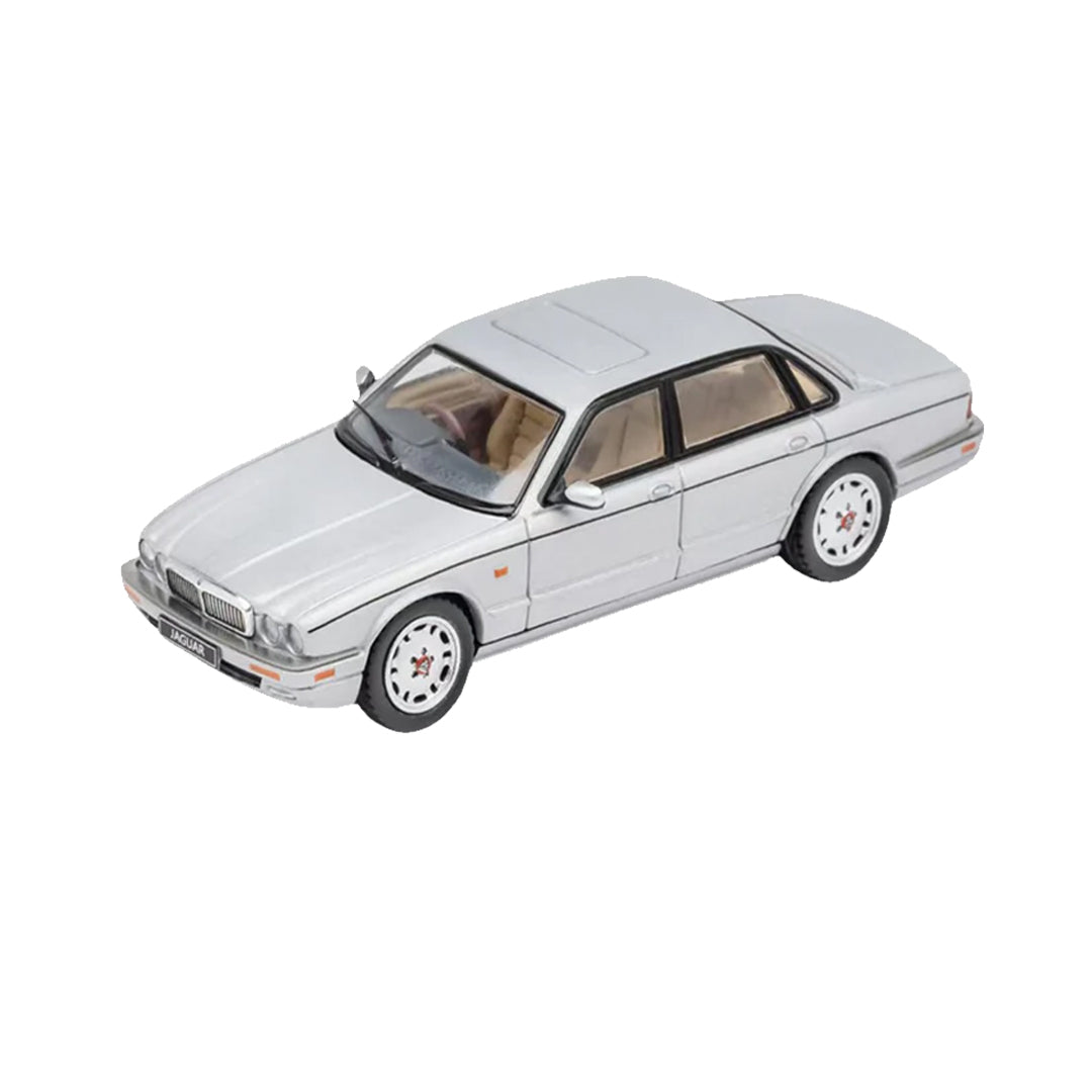 GCD 1:64 Jaguar XJ (X300) Silver Diecast Model Car | Premium Classic Luxury Sedan Miniature