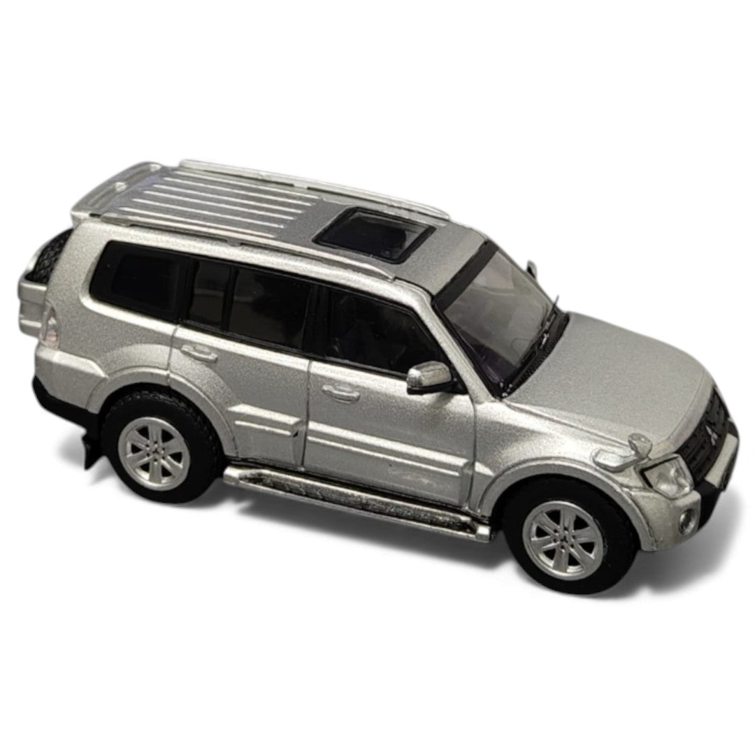 SHADOW PRO 1:64 Pajero V97 – Silver | Premium Diecast SUV Model