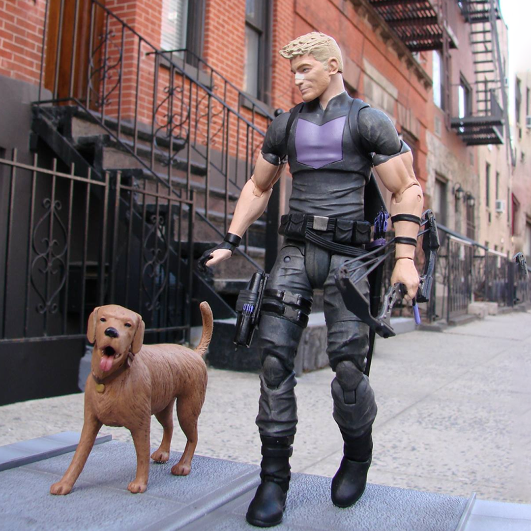 Marvel Hawkeye (with Lucky the Pizza Dog) Action Figure (Special Collector Edition)