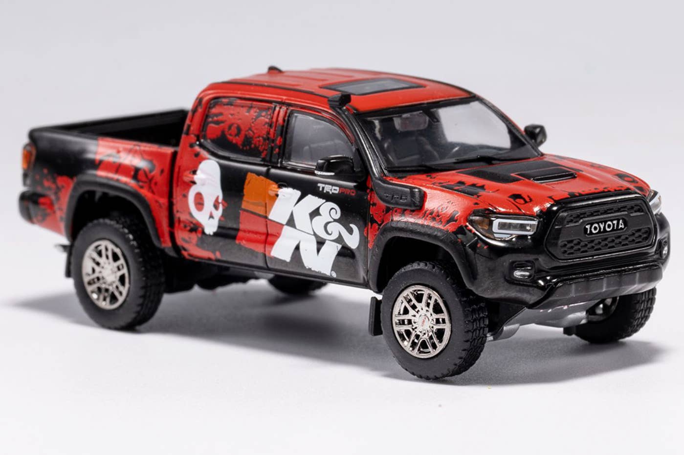 1/64 Toyota TACOMA - Standard Edition (LHD) Black/Red ( 183 )