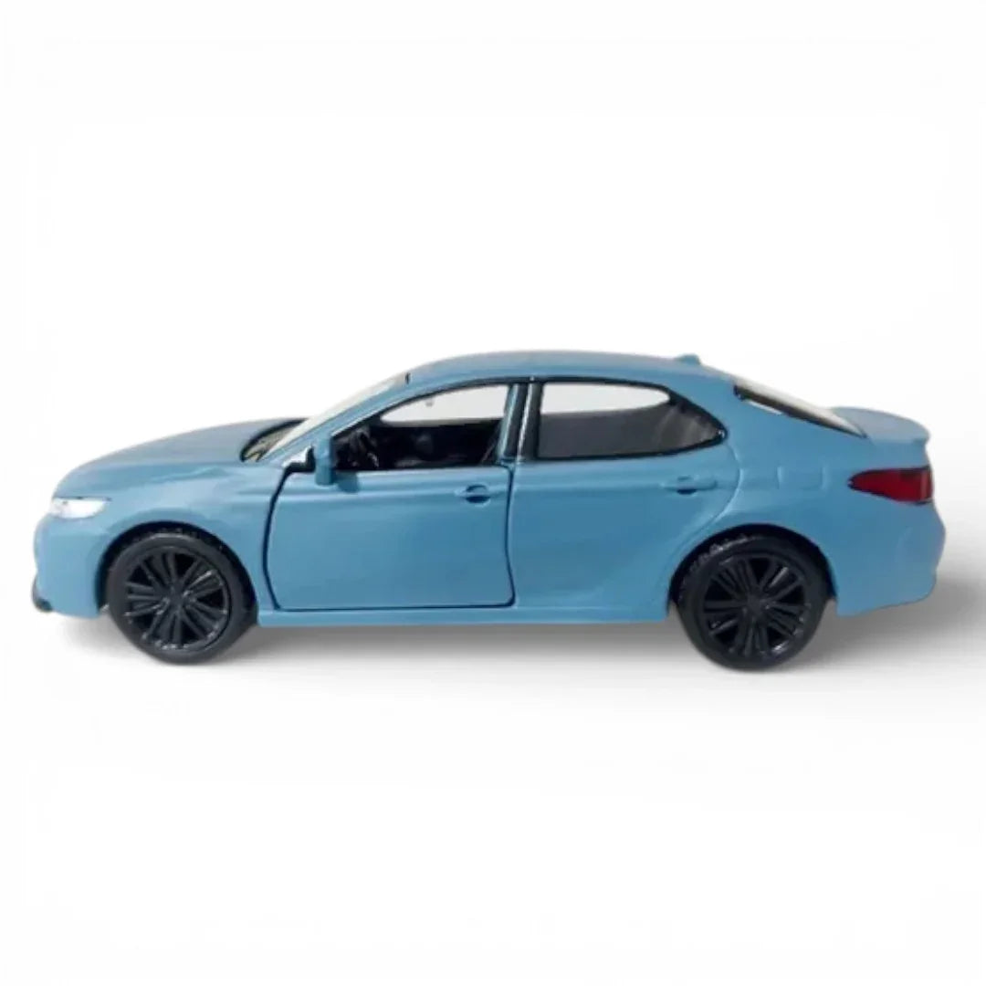 RMZ City 1:36 Toyota Camry (86) Die-Cast Car – Light Blue
