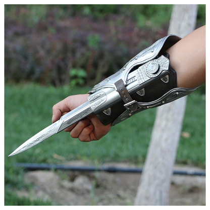 Assassin's Creed : Ultimate BROTHERHOOD- EZIO AUDITORE'S ARMORED VAMBRACE Hidden Blade Gauntlet Set! Role-Play Accessory Age 17+