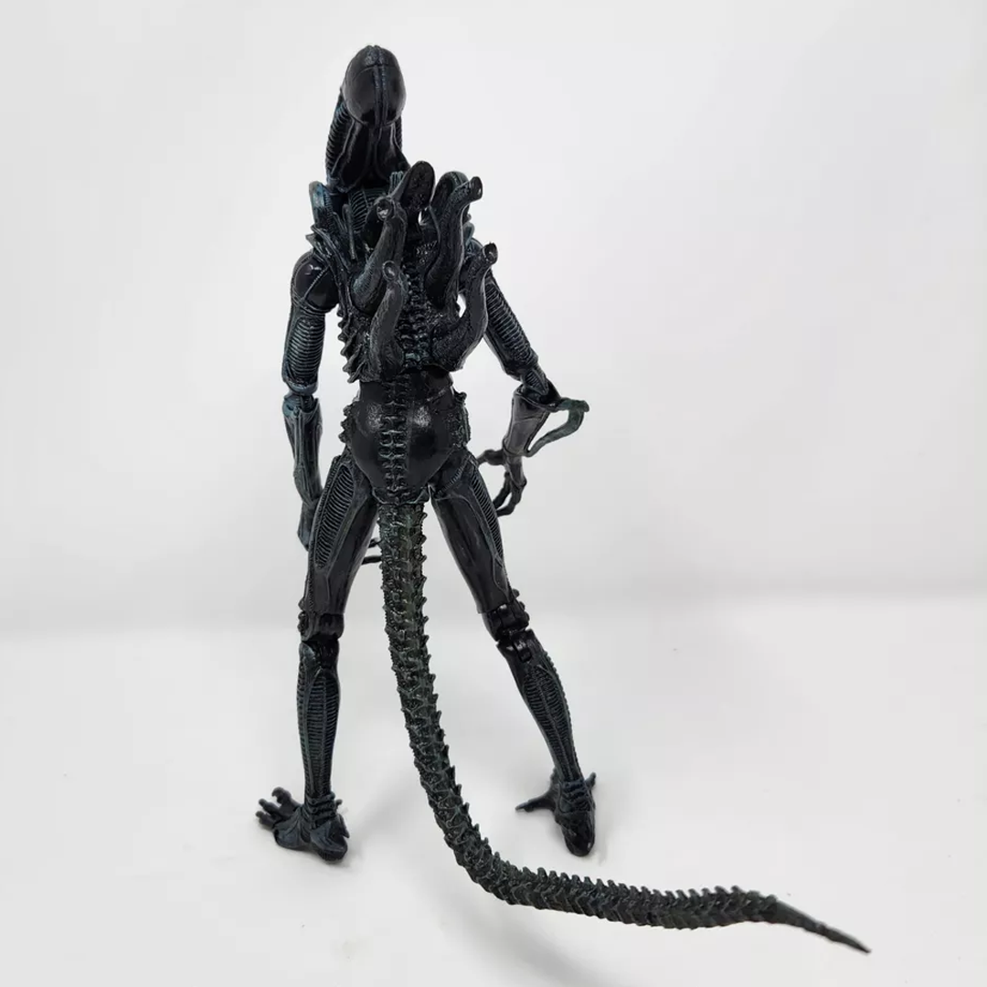 NECA XENOMORPH BLUE ALIEN FULLY ARTICULATED ACTION FIGURE WITH BENDABLE TAIL