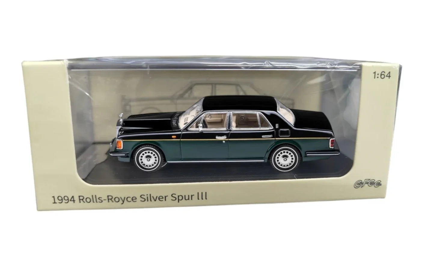 GFCC 1:64 1994 Rolls-Royce Silver Spur, British Silver With Gold Beltline in Green Diecast Model Car - Jaiman Toys