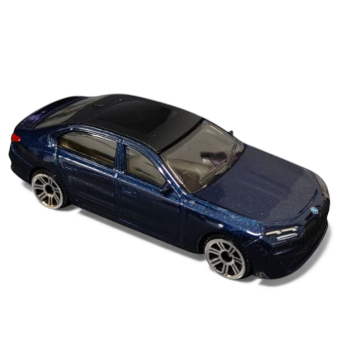 CCA 1:72  BMW i7 | Magnetic Series Blue Diecast Scale Model Car