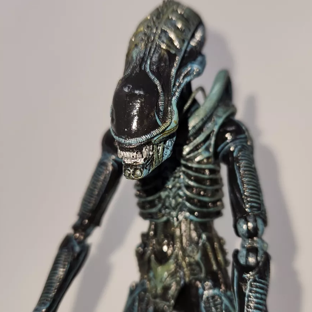 NECA XENOMORPH BLUE ALIEN FULLY ARTICULATED ACTION FIGURE WITH BENDABLE TAIL