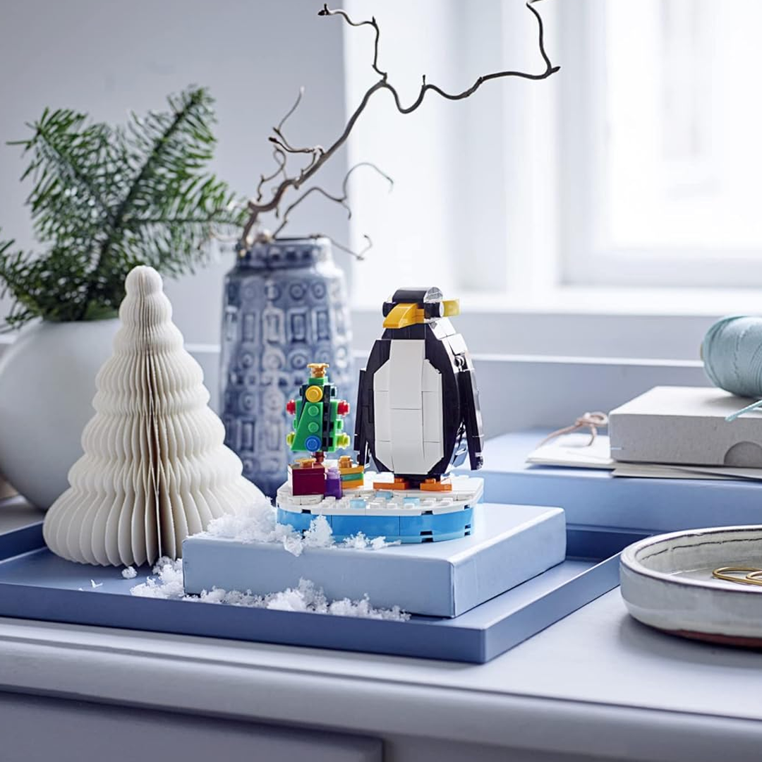 LEGO 40498 Christmas Penguin (244 Pcs)