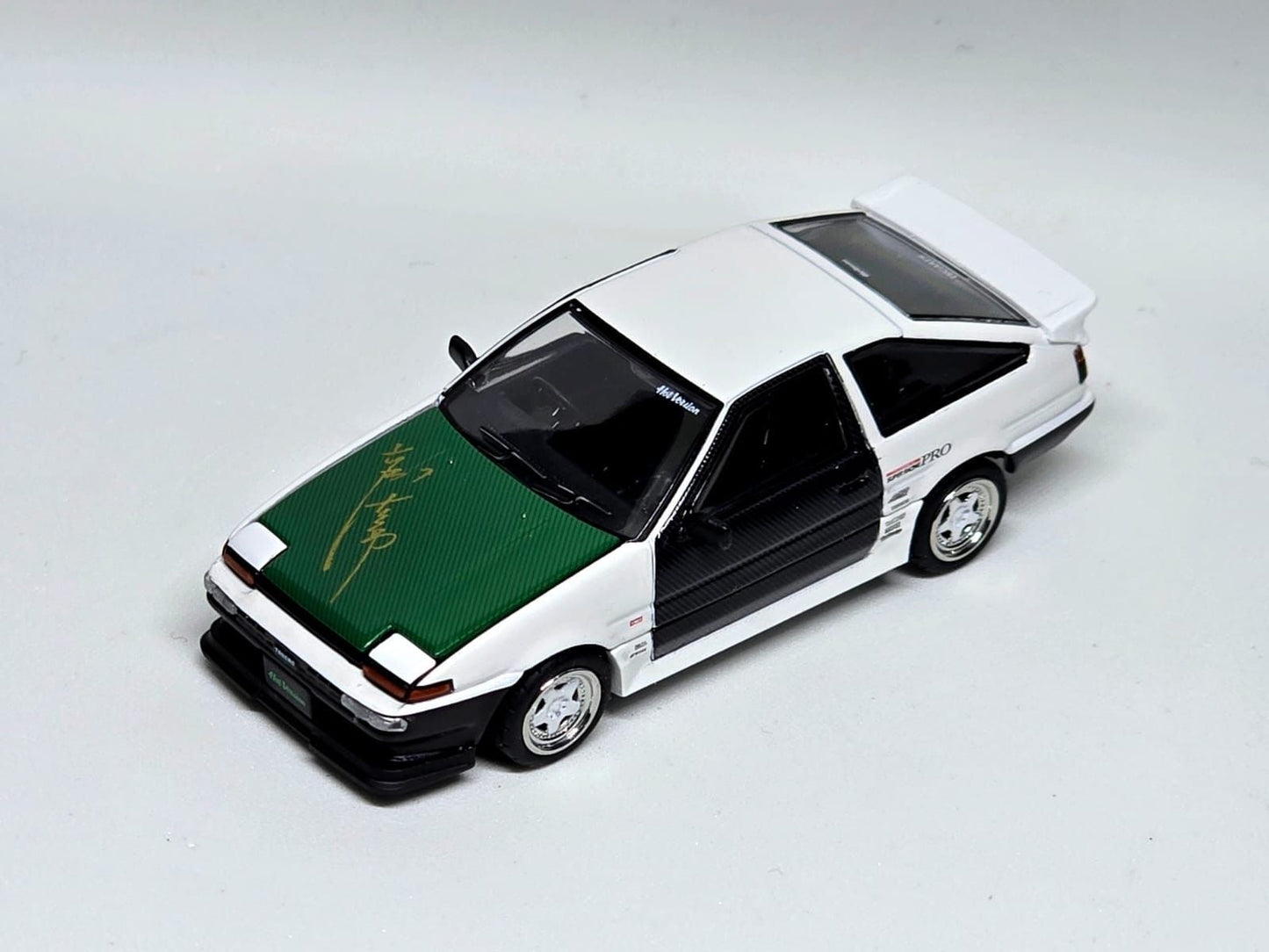 Hobby JAPAN 1:64 Toyota Sprinter Trueno AE86 Drift King Street Version Diecast Model Car – Carbon Door Test Edition |