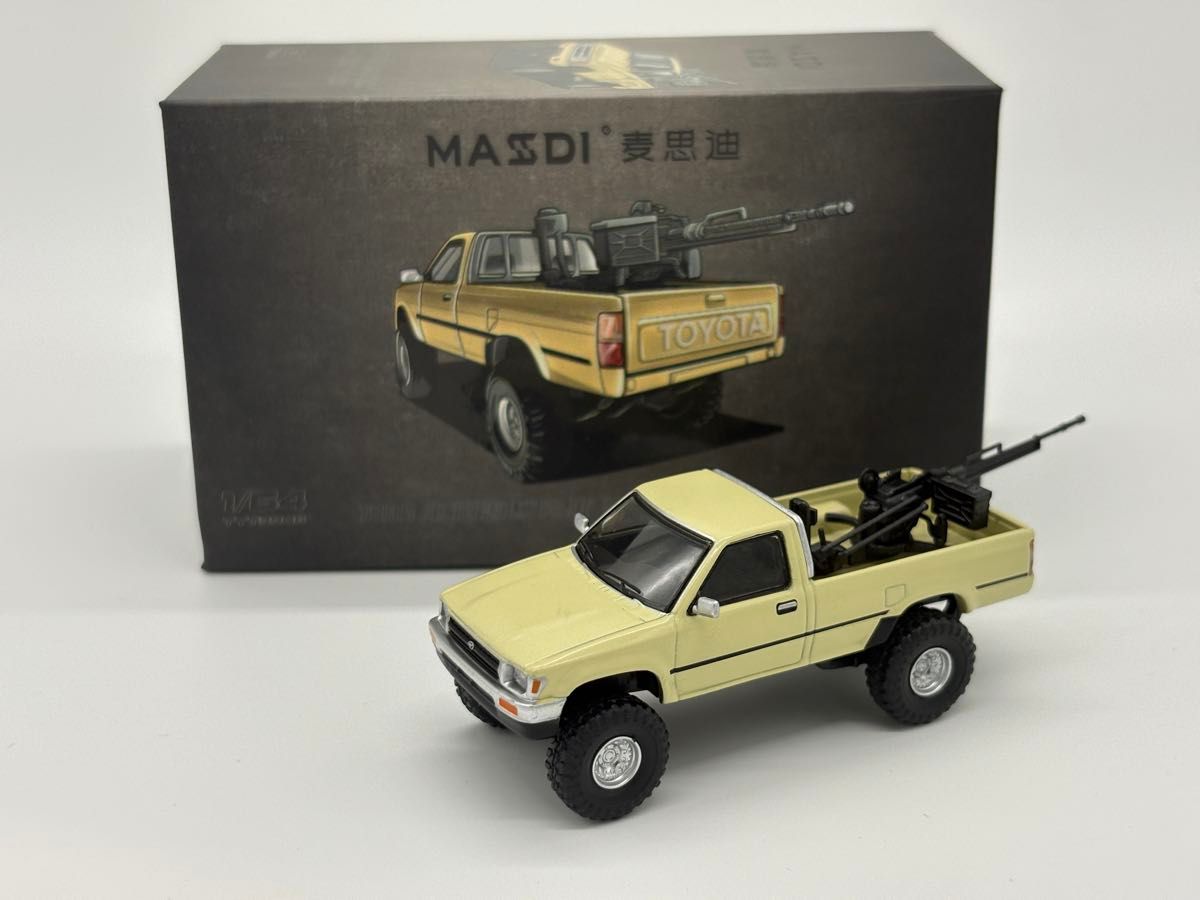MASSDI 1:64 Toyota Hilux LN107 1994 Beige Die-Cast Pickup Truck Model Car Collectible