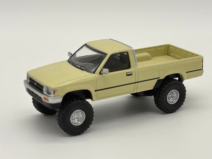 MASSDI 1:64 Toyota Hilux LN107 1994 Beige Die-Cast Pickup Truck Model Car Collectible