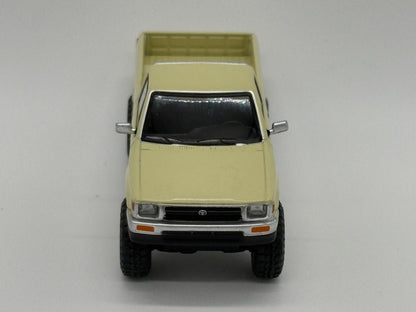 MASSDI 1:64 Toyota Hilux LN107 1994 Beige Die-Cast Pickup Truck Model Car Collectible