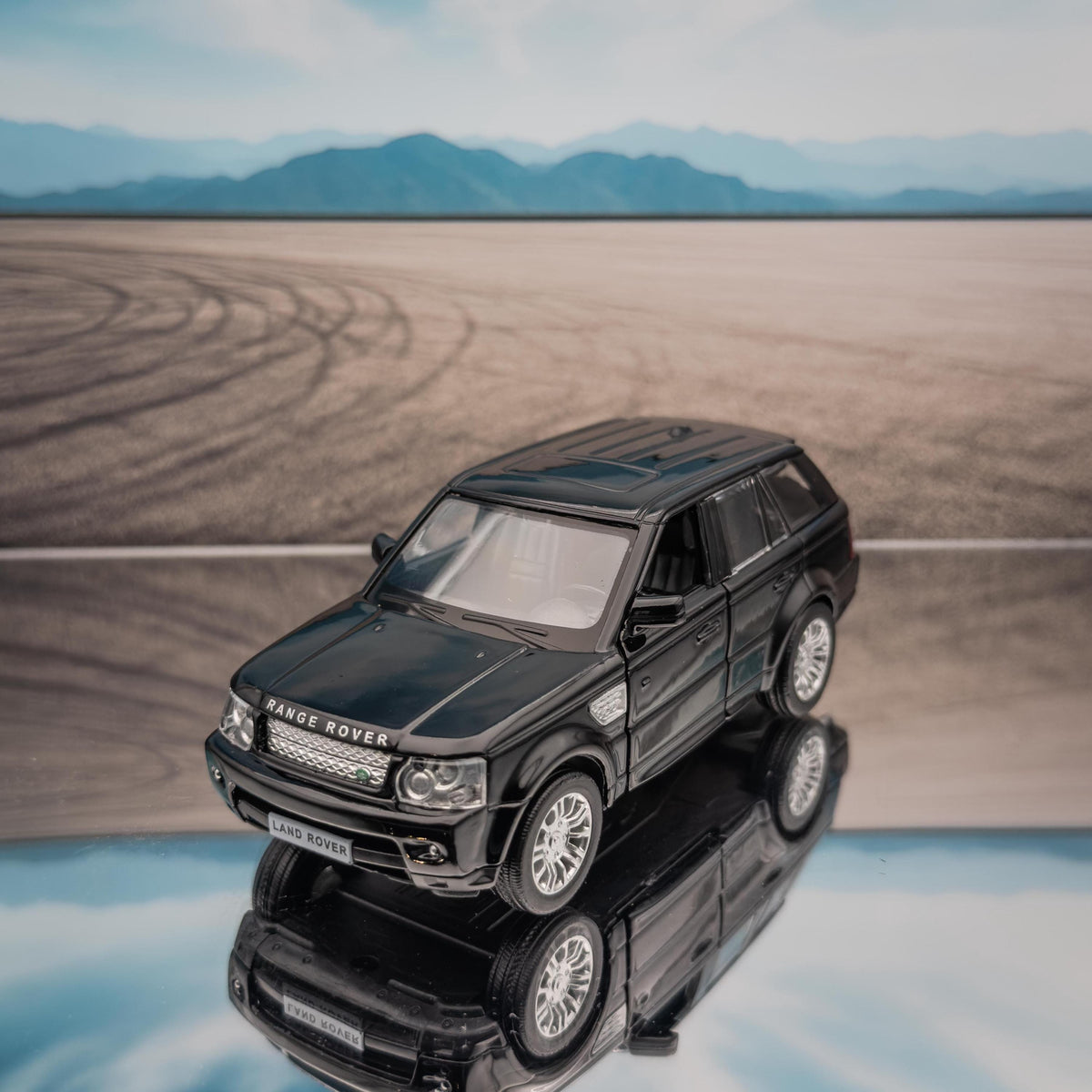 RMZ City Land Rover Range Rover Sport 1:32 Scale Die-Cast Model Car Collectible with Opening Doors, Pull-Back Action – 2 Colour Variants
