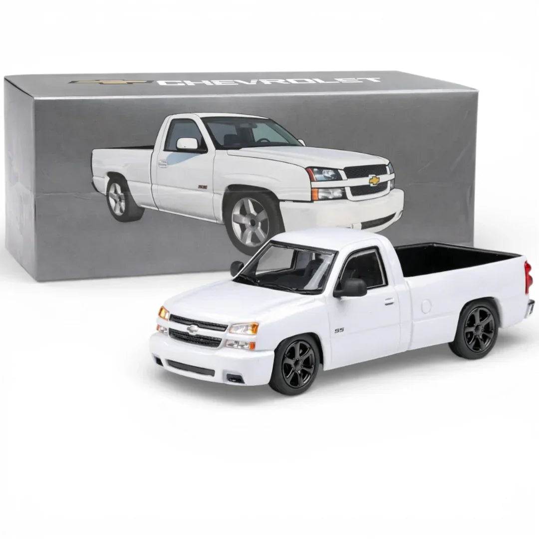 1:64 2006 Chevrolet Silverado Single Cab Summit White – 2025 Special Projects 05 Diecast Model