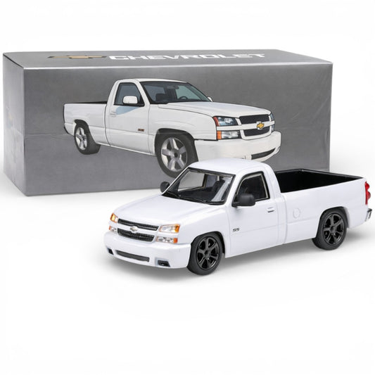 1:64 2006 Chevrolet Silverado Single Cab Summit White – 2025 Special Projects 05 Diecast Model