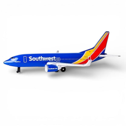 Daron Southwest Airlines Diecast Airplane Model (14CM) – Official Blue Livery Aircraft Toy (3+)