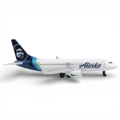 Daron Alaska Airlines Diecast Airplane Model (14CM) – Official Alaska Livery Metal Aircraft Toy (3+)