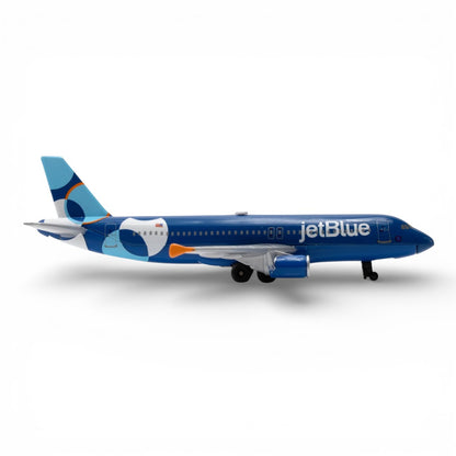 Daron JetBlue “Spotlight” Diecast Airplane Model (14CM)– JetBlue Blue Livery Metal Aircraft Toy (3+)