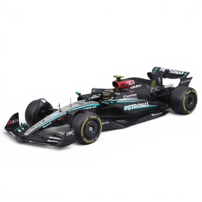 Bburago 1:24 Mercedes-AMG F1 W15 E Performance #44 Lewis Hamilton Model Kit (2024) | Licensed Formula 1 Diecast Scale Model