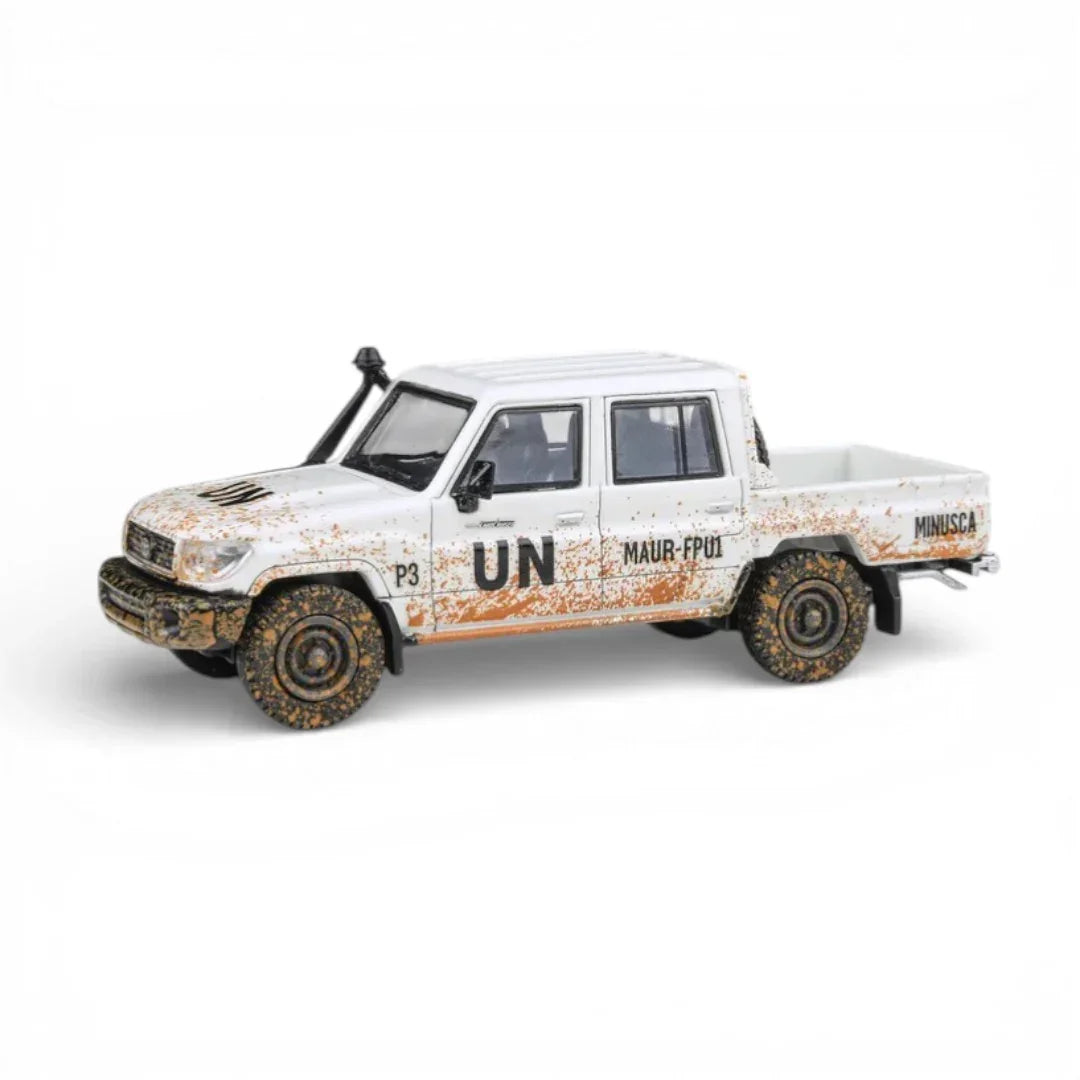 PARA64 1:64 2014 Toyota Land Cruiser LC79 UN MINUSCA Diecast Model