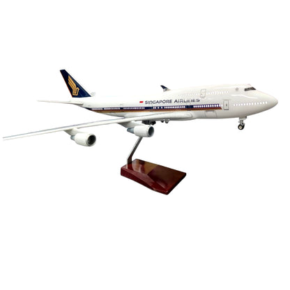 Singapore Airlines Boeing 747 |9V SPD Aircraft LED Lit - Diecast Airplane 1/130 Plane Model Replica Toy Decor - 46 cm