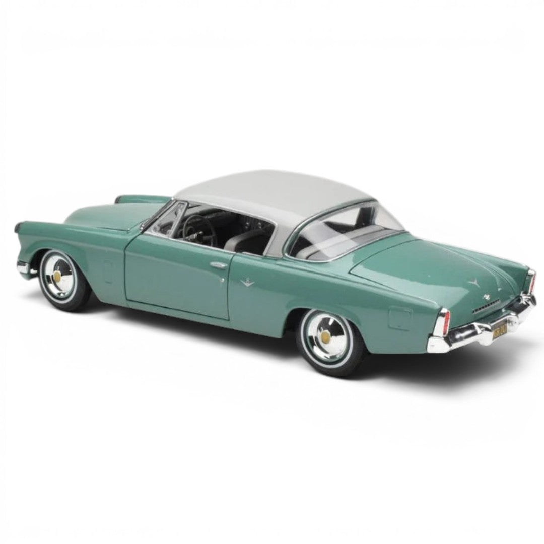 Maisto 1:18 1953 Studebaker Starliner Die-Cast Model Car | Special Collection Classic Car Collectible