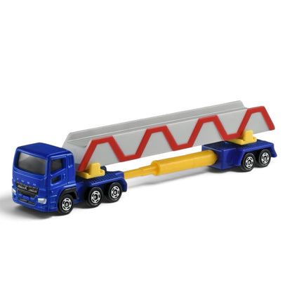Takara Tomy Tomica No.140 Mitsubishi Fuso Super Great Pole Trailer with Extendable Drawbar, Detachable Trailer & 3 Cargo Accessories
