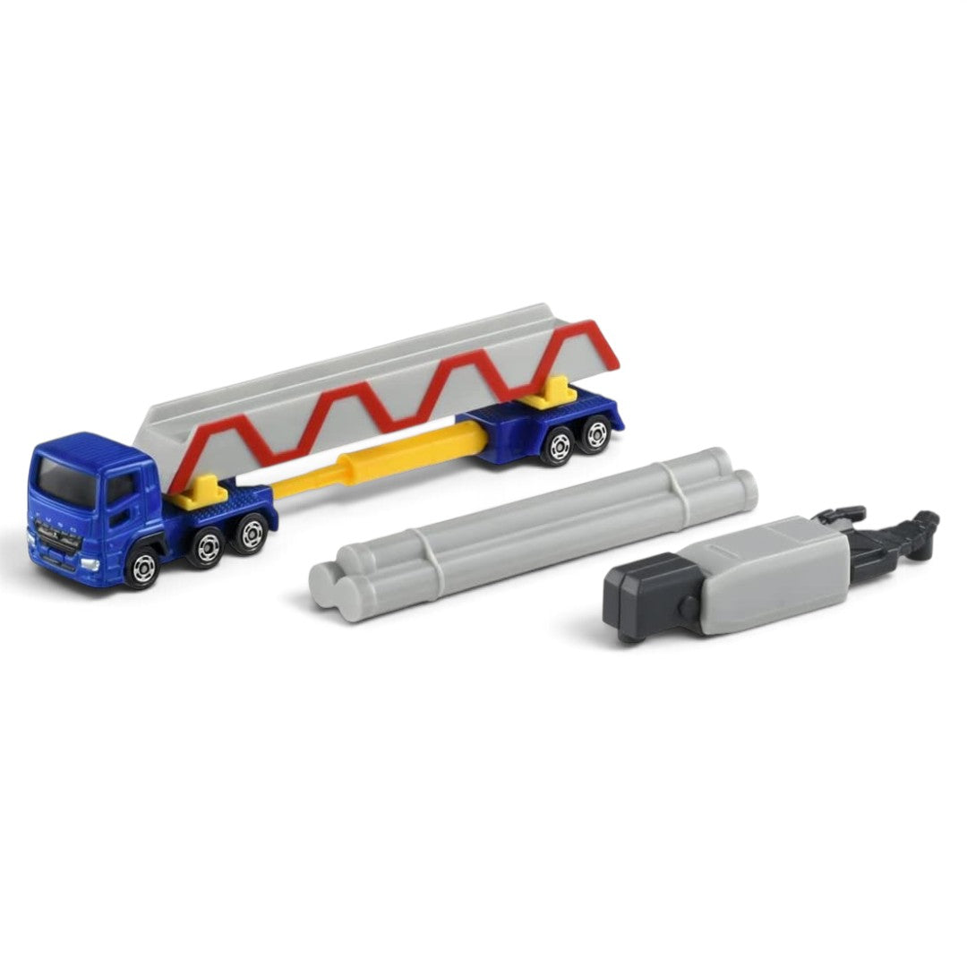 Takara Tomy Tomica No.140 Mitsubishi Fuso Super Great Pole Trailer with Extendable Drawbar, Detachable Trailer & 3 Cargo Accessories