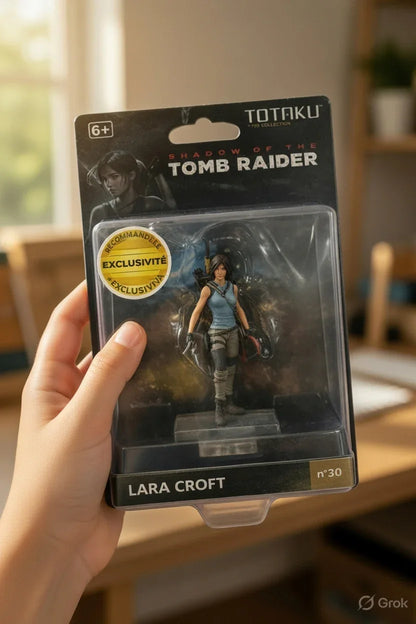 (Damage Box) TOTAKU Collection Lara Croft Figure No.30 – Shadow of the Tomb Raider Collectible Gaming Figure (6+)- 10CM
