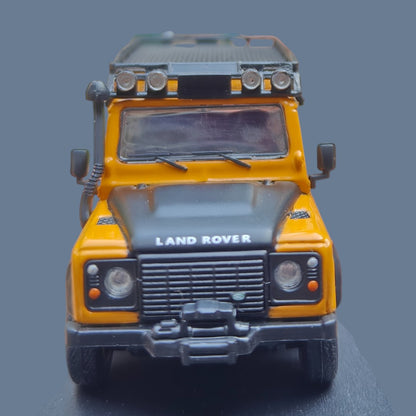 Master - Land Rover Defender 110 1:64 Scale Diecast Model Car | Off-Road SUV Collectible with Roof Rack & Kayak