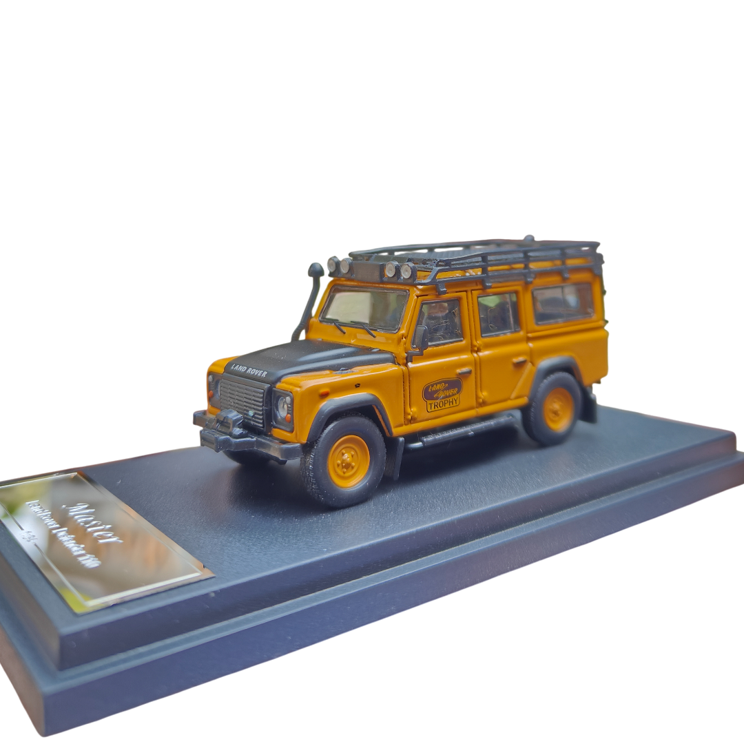 Master - Land Rover Defender 110 1:64 Scale Diecast Model Car | Off-Road SUV Collectible with Roof Rack & Kayak