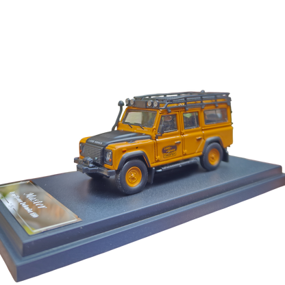 Master - Land Rover Defender 110 1:64 Scale Diecast Model Car | Off-Road SUV Collectible with Roof Rack & Kayak