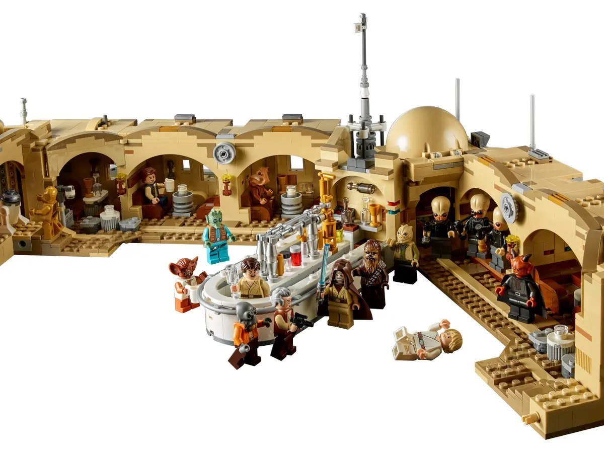 Lego Star Wars: A New Hope Mos Eisley Cantina 75290 Building Set, Master Builder Series, Model Kits for Adults to Build, Collectible Gift Idea