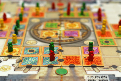 Queen Games Maharani Mosaic Board Game | Strategic Tile Placement & Pattern Building Game | Family Party Game for 2–4 Players | Ages 8+