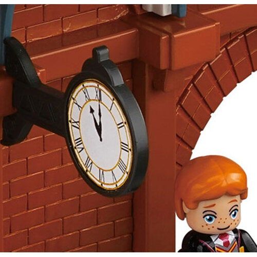 Takara Tomy Plarail Harry Potter Hogwarts Express Train Set with Hogwarts Platform, Motorized Train, Passenger Coach & Harry Potter Character Figures | Collectible Railway Toy Set