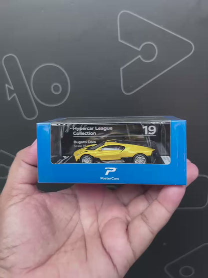PosterCars 1:64 Bugatti Divo – Jaune Soufre – Acrylic Box | #H19