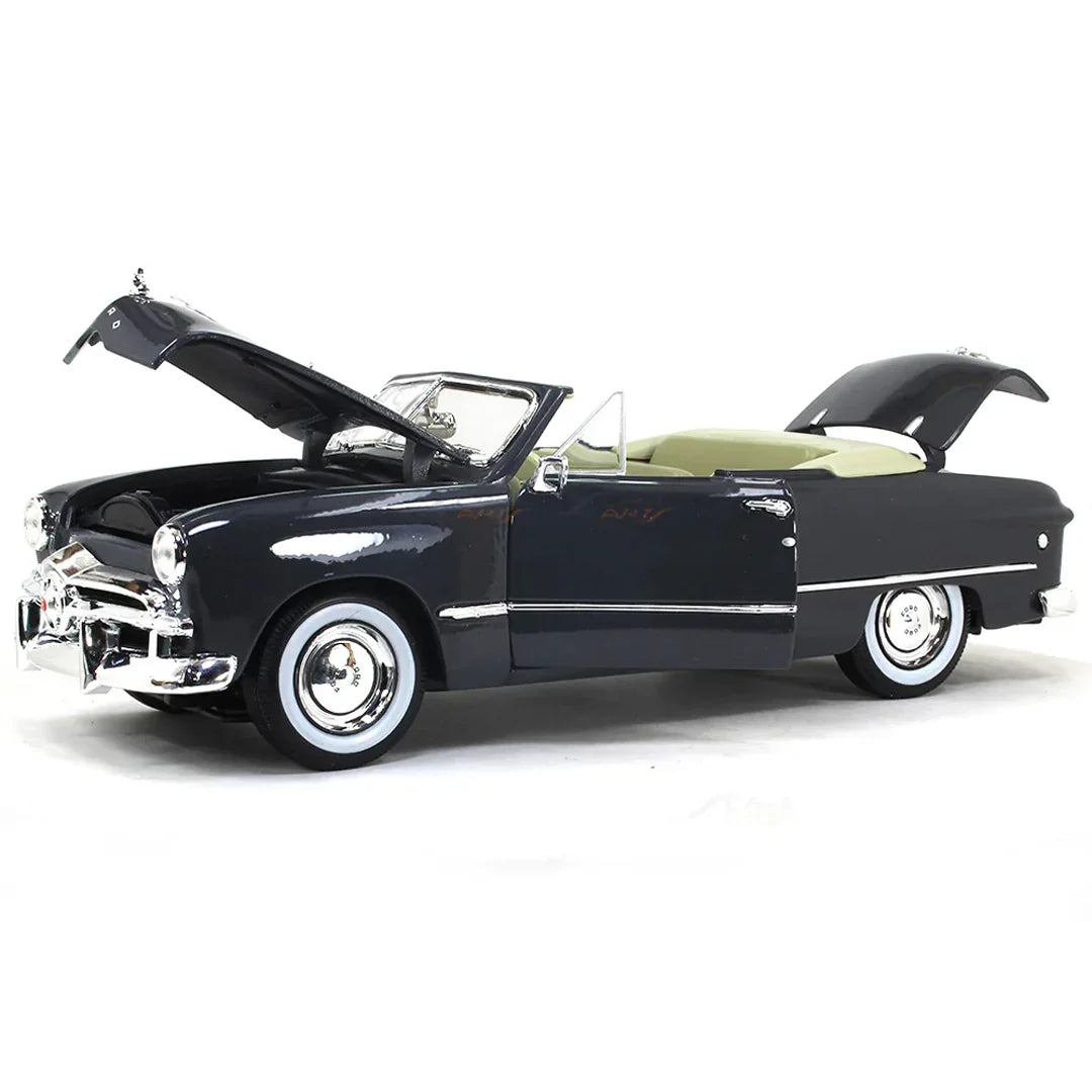 Maisto 1949 Ford Convertible 1:18 Scale Diecast Model Car – Classic Vintage Collectible