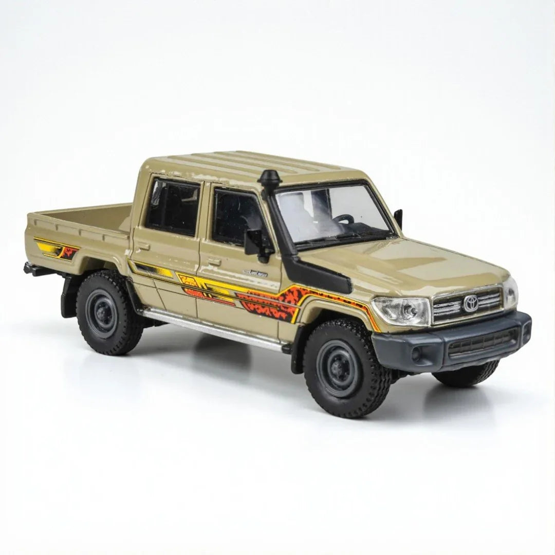Para64 1:64 Toyota Land Cruiser 79 2014 Sandy Taupe LHD Diecast Car-Model