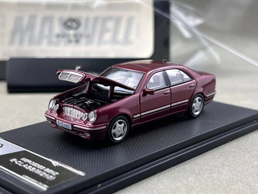 Maxwell Model 1:64 Mercedes-Benz E-Class Diecast Car | Premium Luxury Sedan Collectible with Display Case | Available in 2 Variants
