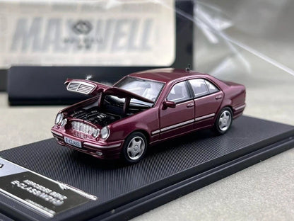 Maxwell Model 1:64 Mercedes-Benz E-Class Diecast Car | Premium Luxury Sedan Collectible with Display Case | Available in 2 Variants