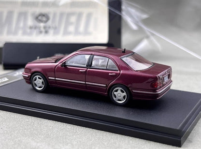 Maxwell Model 1:64 Mercedes-Benz E-Class Diecast Car | Premium Luxury Sedan Collectible with Display Case | Available in 2 Variants