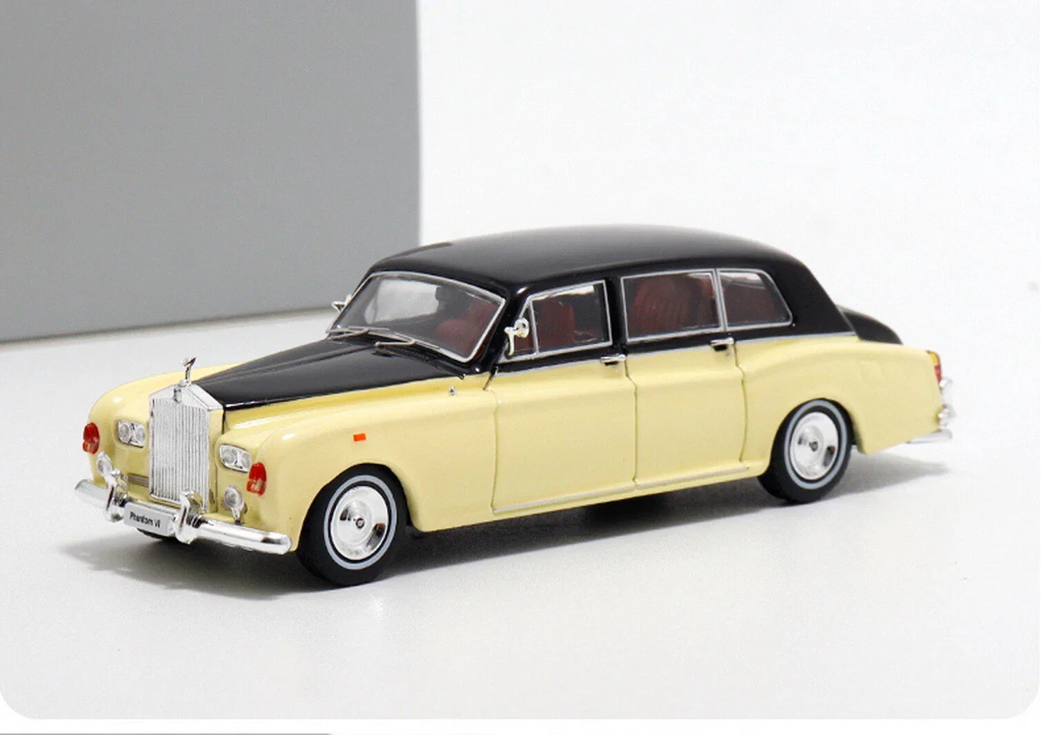 DOT x DCM 1/64 Scale Rolls-Royce Phantom VI Yellow/Black – Premium Diecast Car Model Collectible - Jaiman Toys