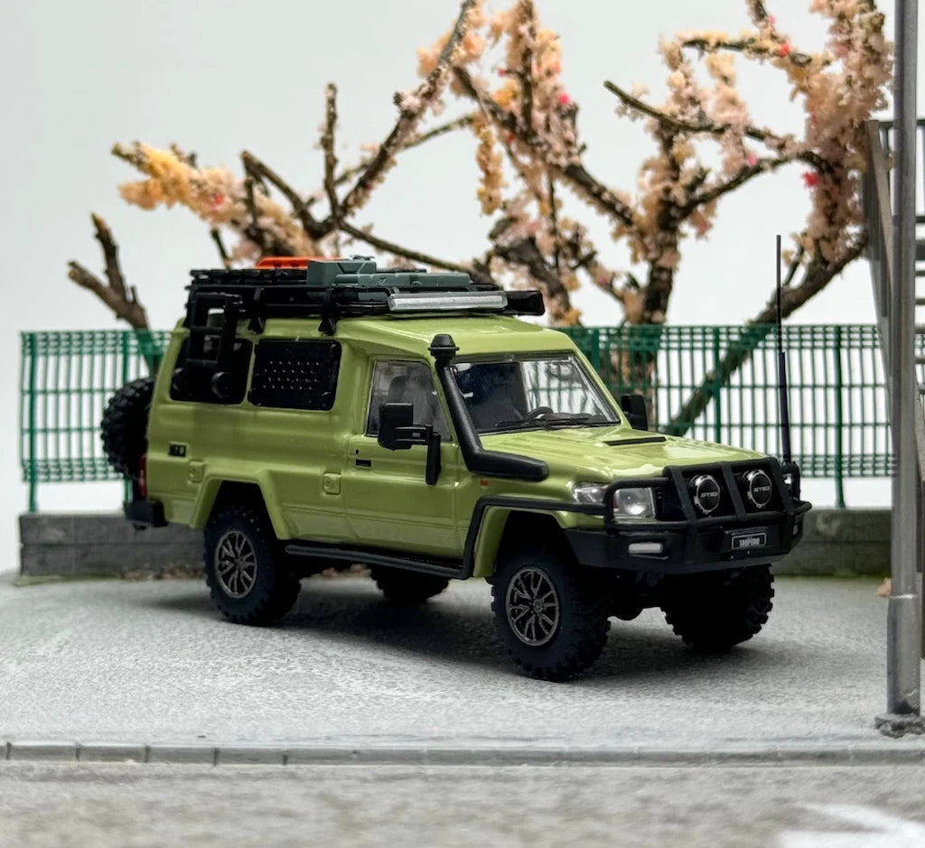 Autobots Models 1:64 Toyota Land Cruiser J70 (LC78) Off-Road Modified Diecast Model
