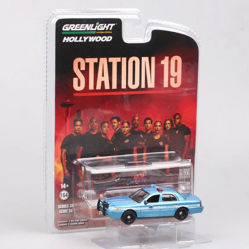 Greenlight Hollywood – Station 19: 2001 Ford Crown Victoria Police Interceptor (1:64 Scale Die-Cast) - Jaiman Toys