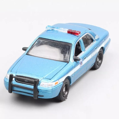 Greenlight Hollywood – Station 19: 2001 Ford Crown Victoria Police Interceptor (1:64 Scale Die-Cast) - Jaiman Toys