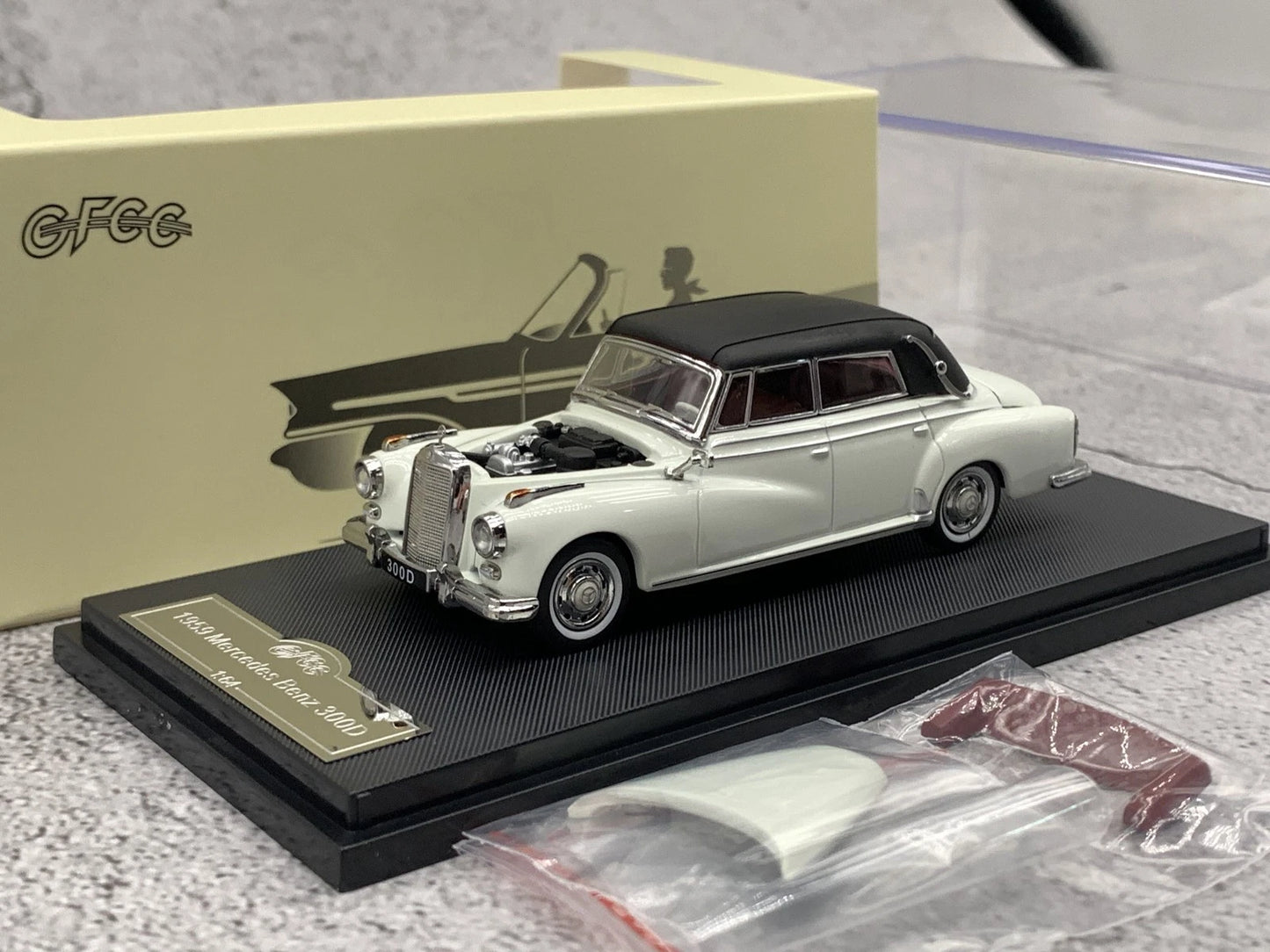 GFCC 1:64 1959 Mercedes-Benz 300D Convertible Diecast Car Model | Premium Classic Convertible Collectible Available in 6 Variants