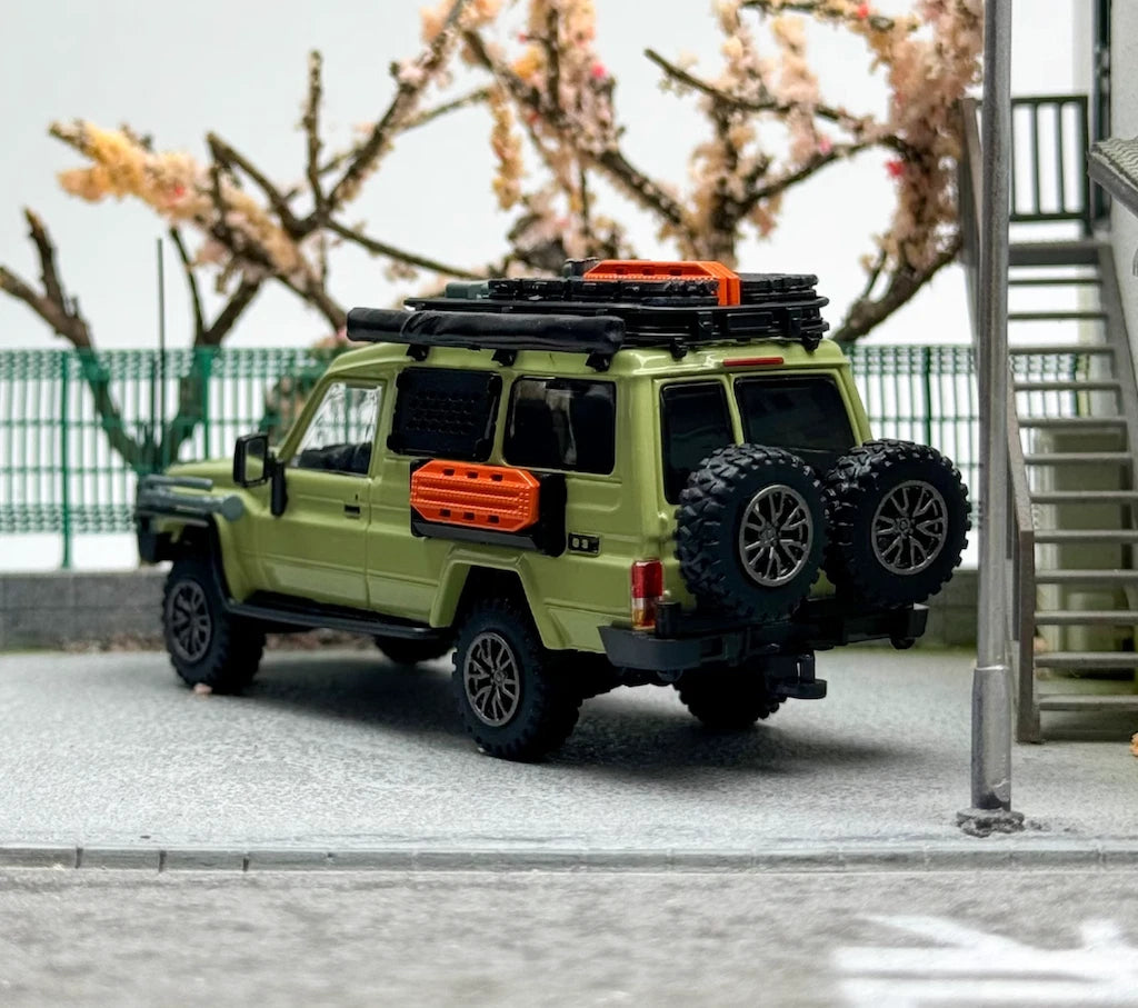 Autobots Models 1:64 Toyota Land Cruiser J70 (LC78) Off-Road Modified Diecast Model