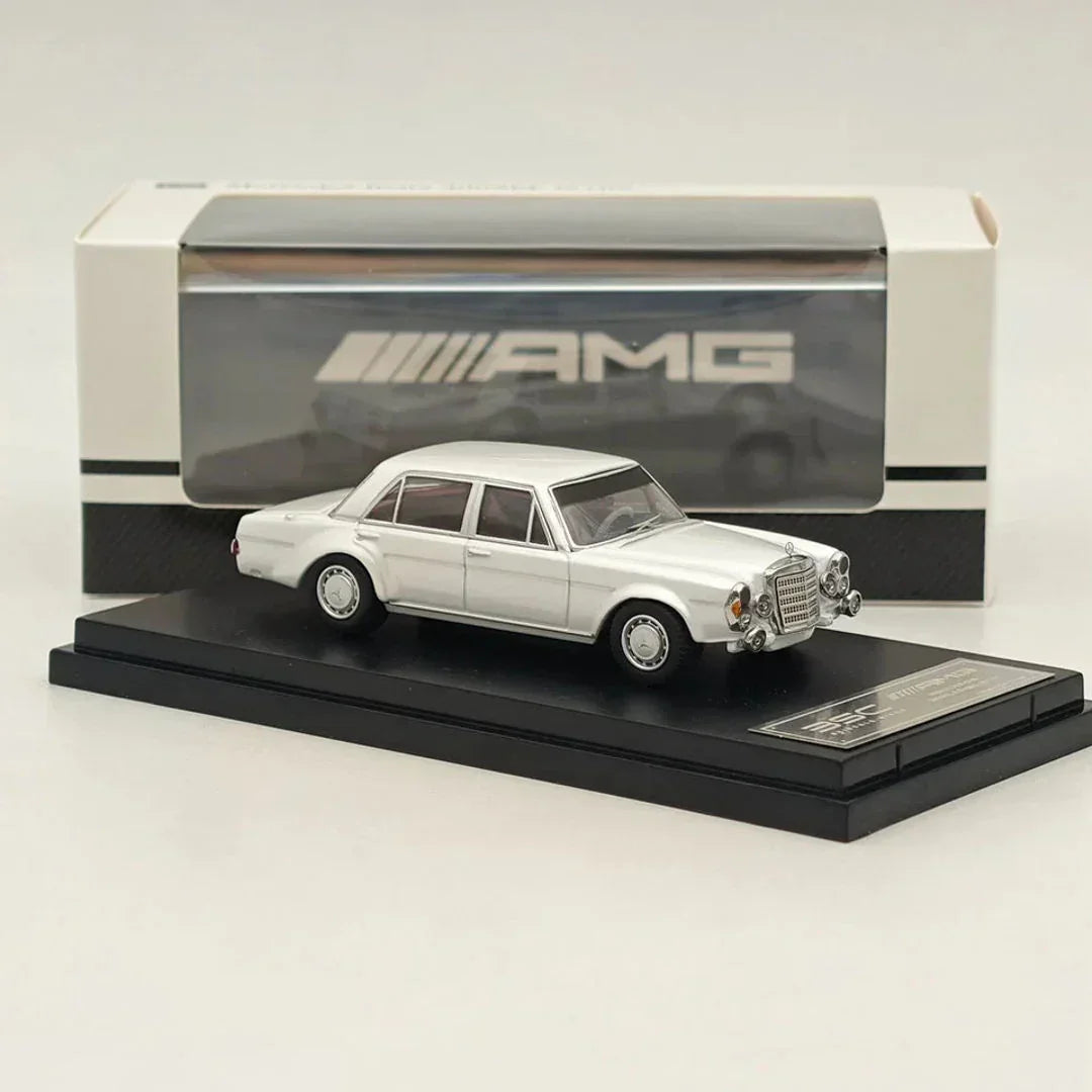 Mercedes 300 SEL 6.3 AMG (W109) En Negro – Liberty Models Escala 1